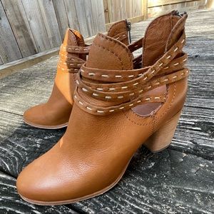 Frye Naomi Pickstitch Shootie 8M Whiskey